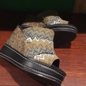 Milk Luks new size 6.5 foe cork wedge fabric mule